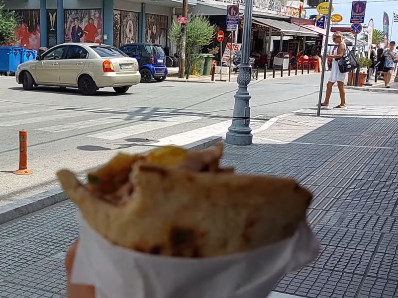Prikaz girosa i ulica u Paraliji